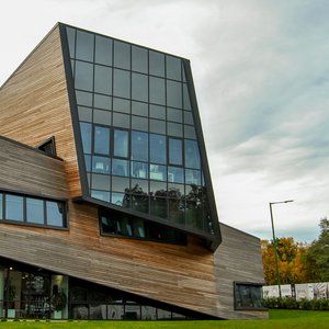 big size photo in the gallery