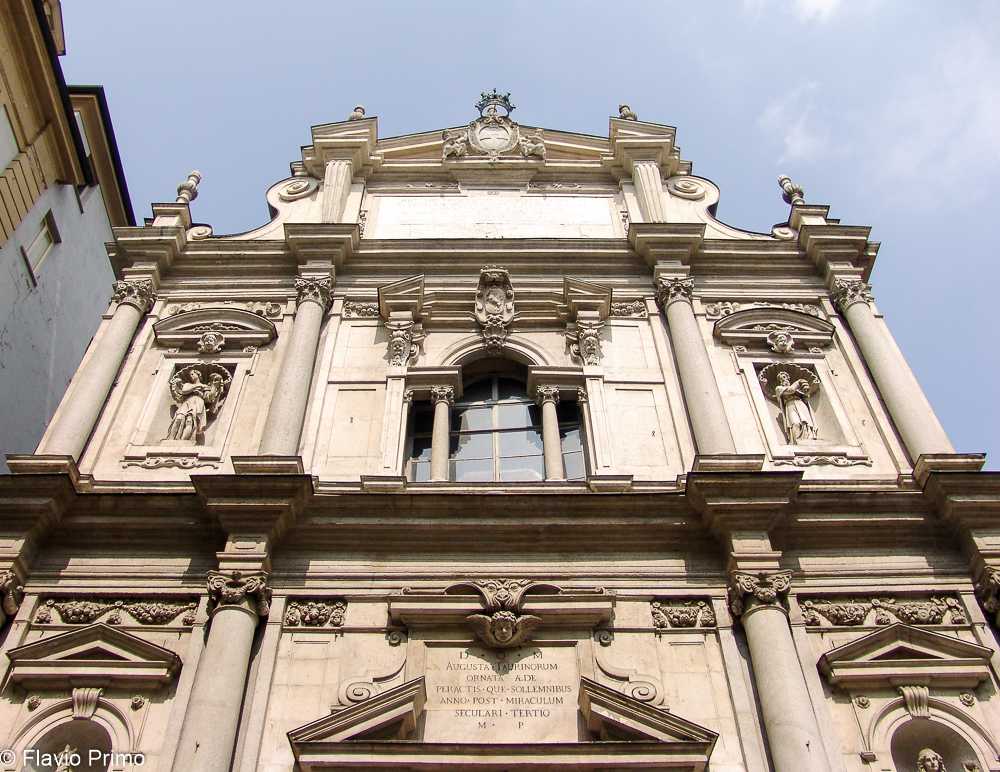 photo in the gallery